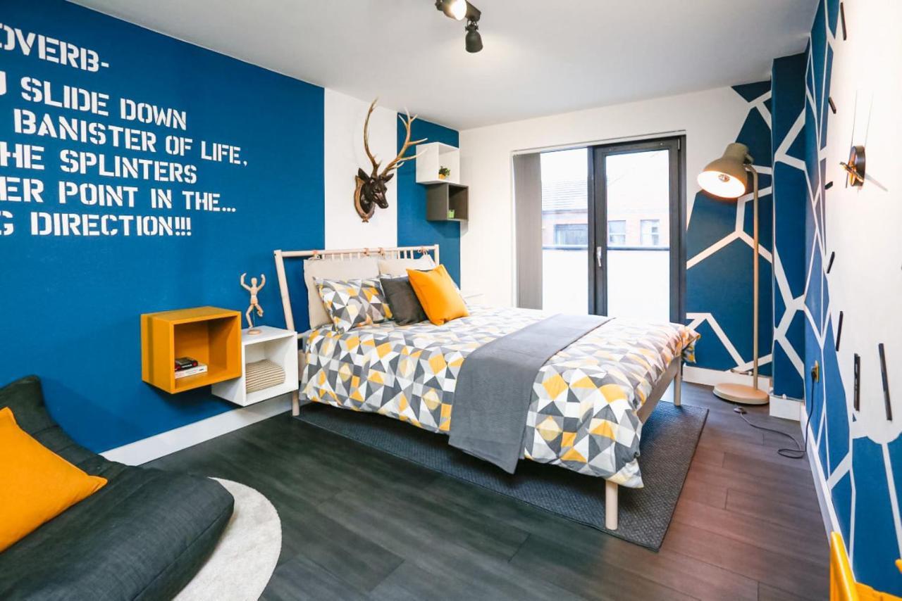 Funky City Apartment - Secure Parking - Wifi - Sleeps 6 - No Parties Belfast Esterno foto