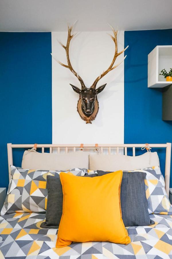 Funky City Apartment - Secure Parking - Wifi - Sleeps 6 - No Parties Belfast Esterno foto