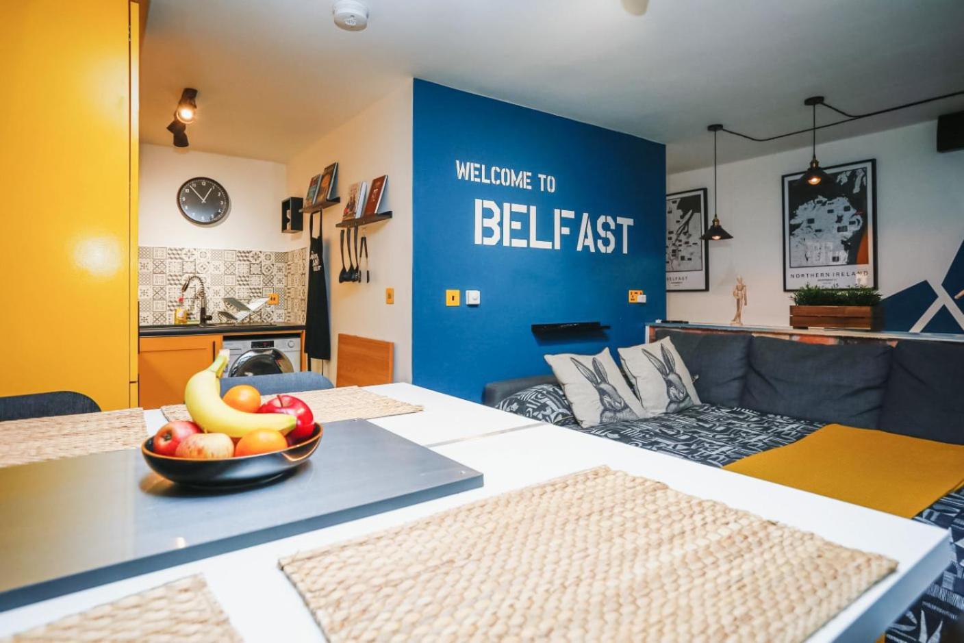 Funky City Apartment - Secure Parking - Wifi - Sleeps 6 - No Parties Belfast Esterno foto